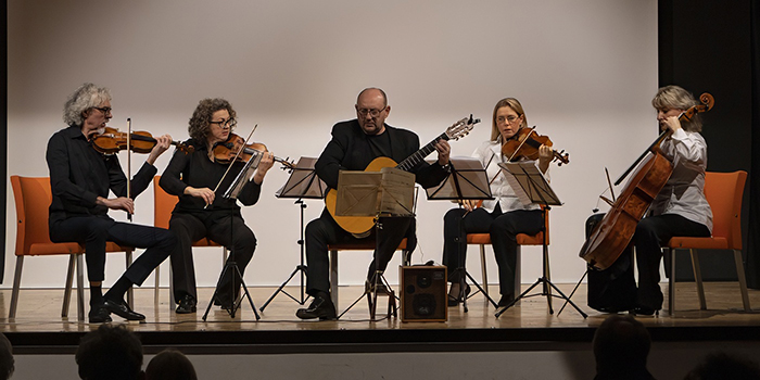 Quartetto d'archi "Stradivarius" - Fabio Cascioli chitarra